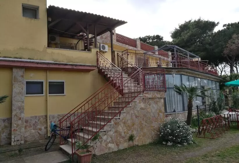 Hotelli Paradiso