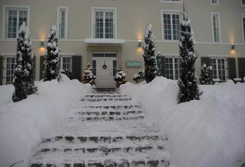 Hotelli Rezydencja Villa Nova