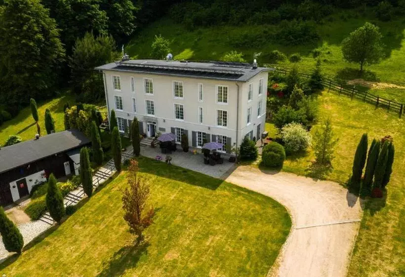 Hotelli Rezydencja Villa Nova