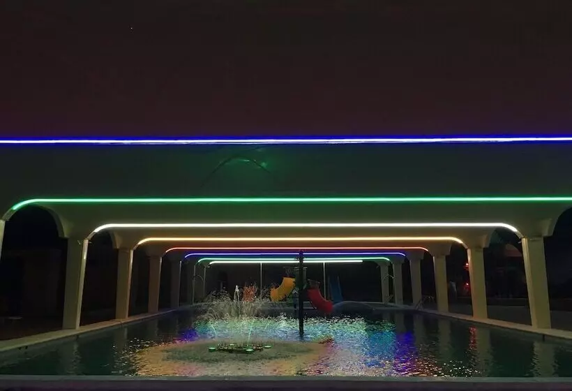 Mahadha Hotel