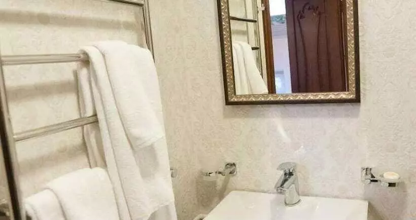 Mini Hotel Guest House Inn Lviv