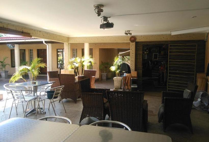 펜션 Palmeiras Guest House Matola