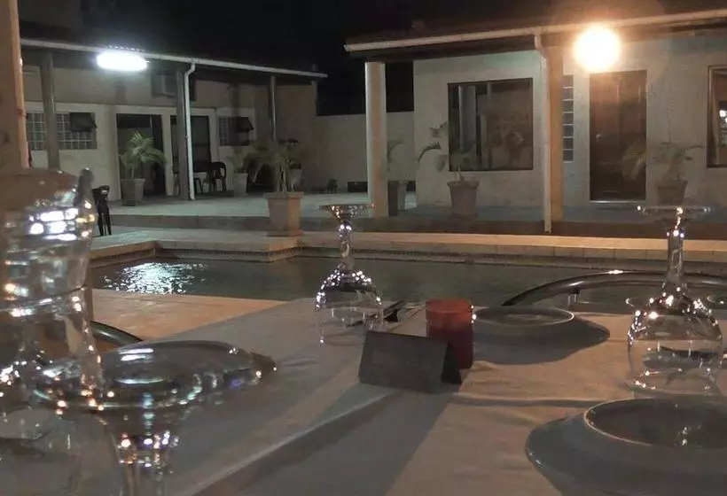 ペンション Palmeiras Guest House Matola