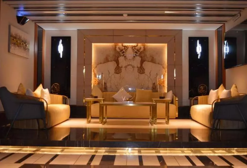 فندق كلاودز Clouds