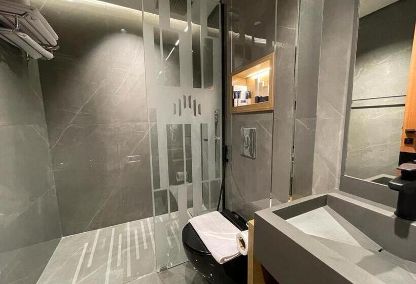 فندق كلاودز Clouds