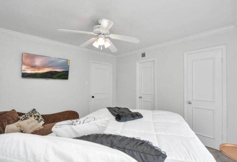 تختخواب و صبحانه Peaceful Queen Master Suite