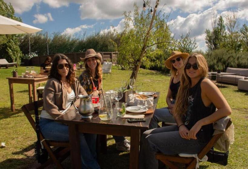 Bed & Breakfast Posada Punta De Piedra