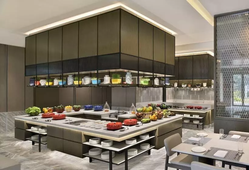 هتل Courtyard By Marriott Gorakhpur