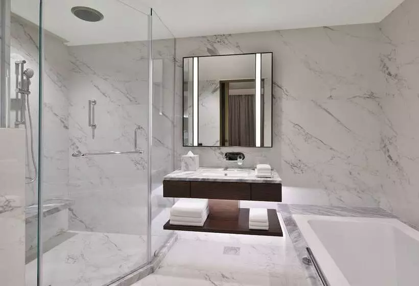 هتل Courtyard By Marriott Gorakhpur