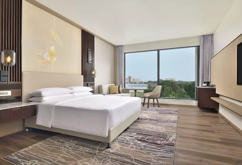 هتل Courtyard By Marriott Gorakhpur