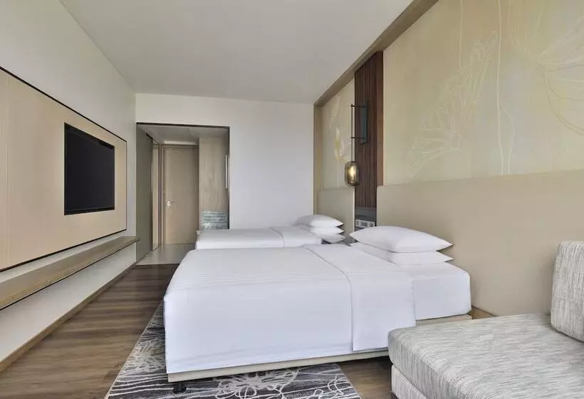 هتل Courtyard By Marriott Gorakhpur