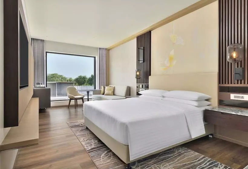 هتل Courtyard By Marriott Gorakhpur