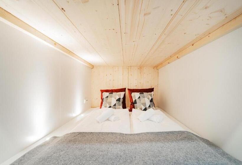 هتل کپسول Cubes By Tegetthoff