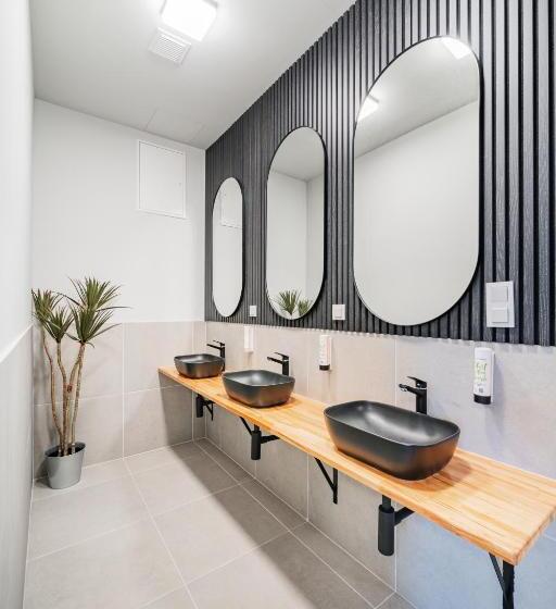 هتل کپسول Cubes By Tegetthoff