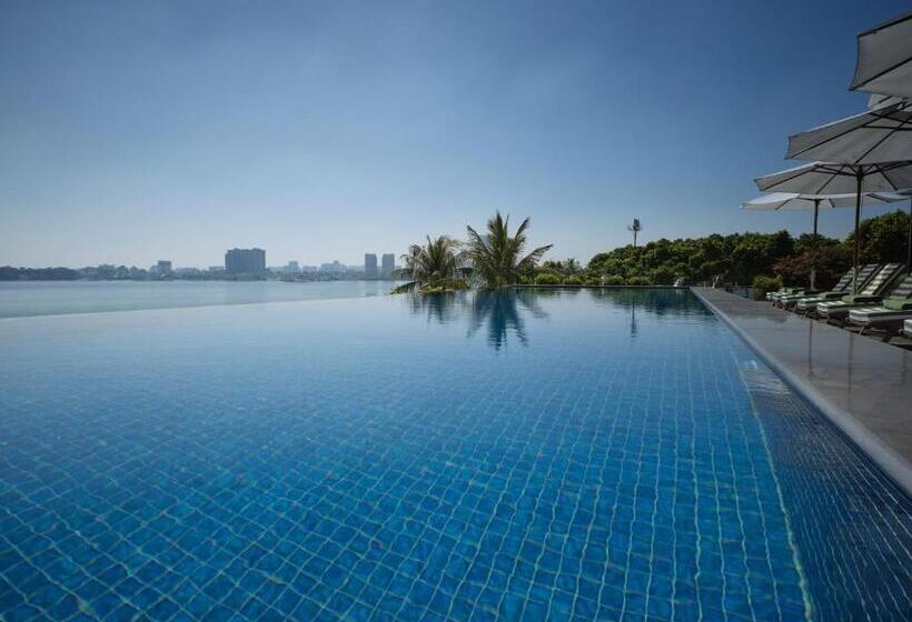 هتل Elegant Mansion 88