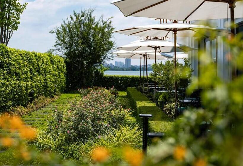 هتل Elegant Mansion 88