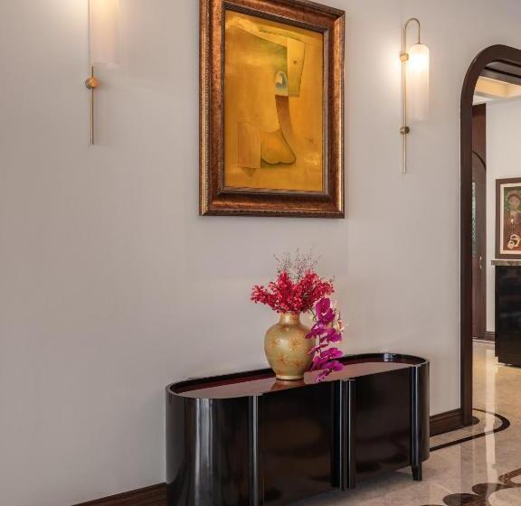 هتل Elegant Mansion 88