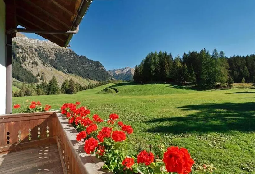 ホテル Gasthof Pension Innerhütt