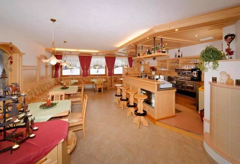 ホテル Gasthof Pension Innerhütt