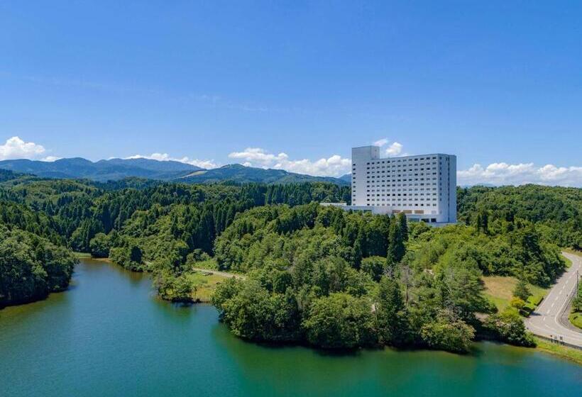 فندق Mercure Toyama Tonami Resort & Spa