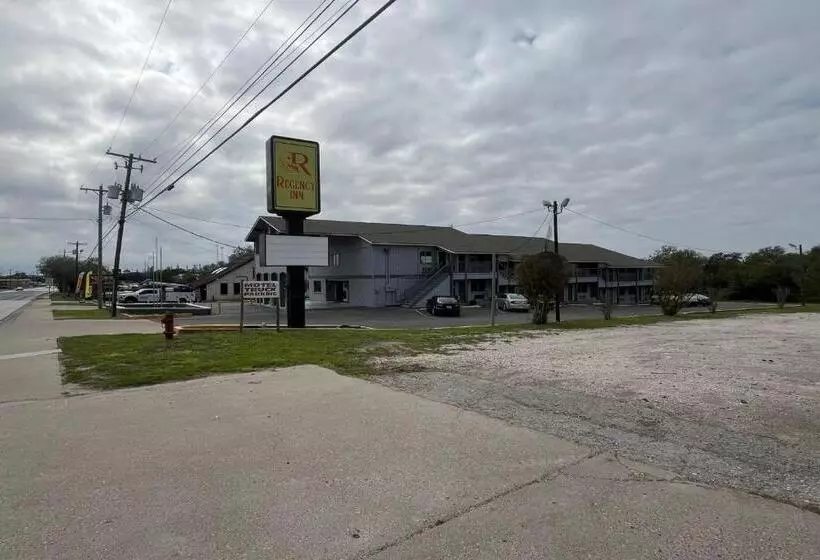 Hotelli Regency Inn By Oyo Three Rivers