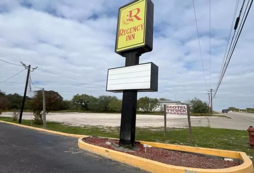 Hotelli Regency Inn By Oyo Three Rivers