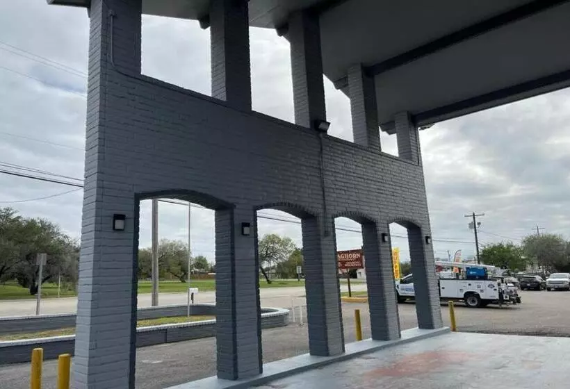 Hotelli Regency Inn By Oyo Three Rivers