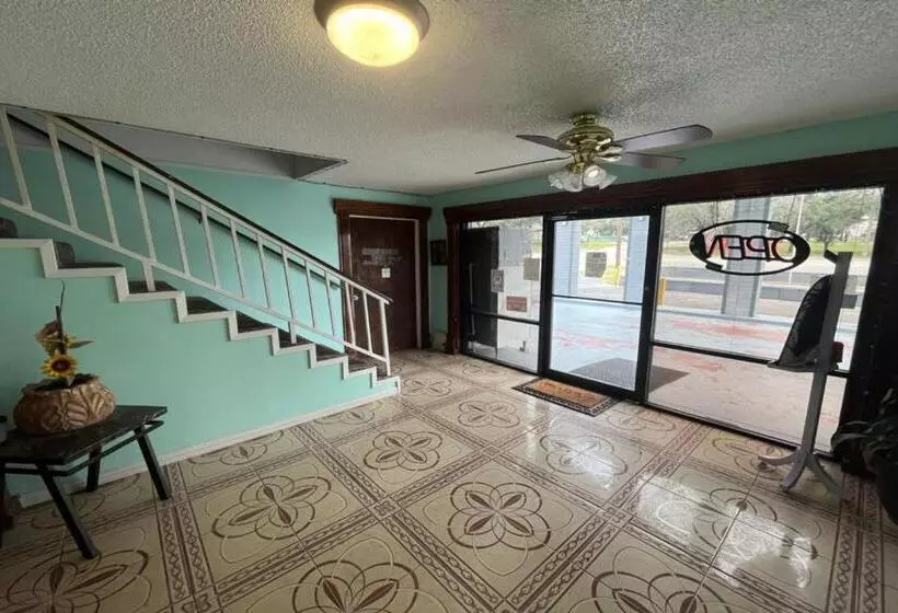 Hotelli Regency Inn By Oyo Three Rivers