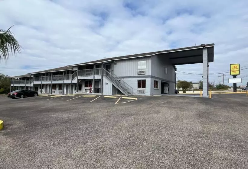 Hotelli Regency Inn By Oyo Three Rivers