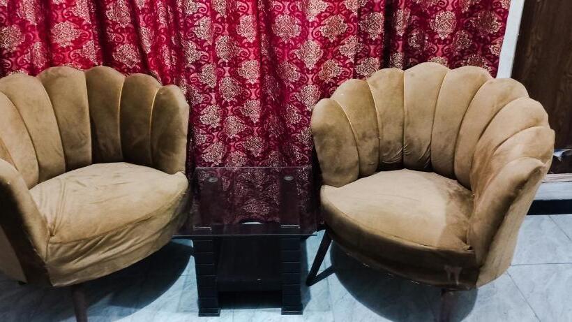 پانسیون Capital Home One