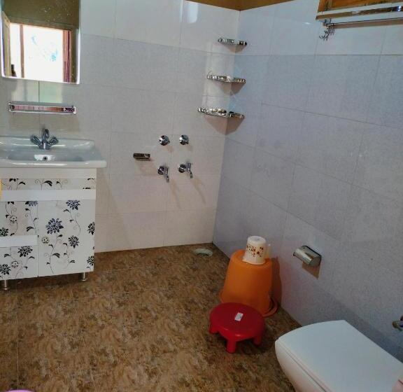 אתר נופש Pyare Cafe Cottages And Tents