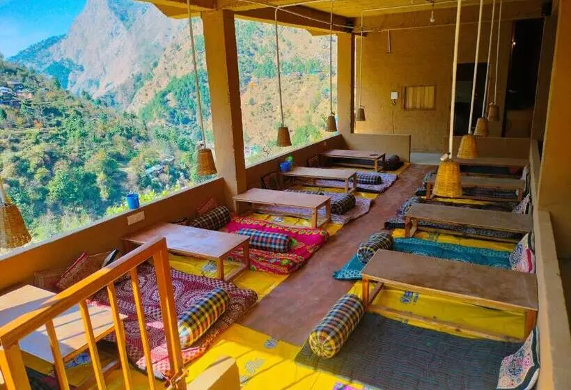 Lomakeskus Pyare Cafe Cottages And Tents