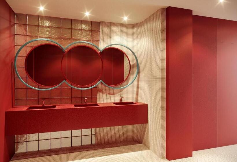 The Boc Hostels Beach