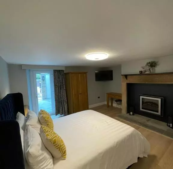 Apartments At The Black