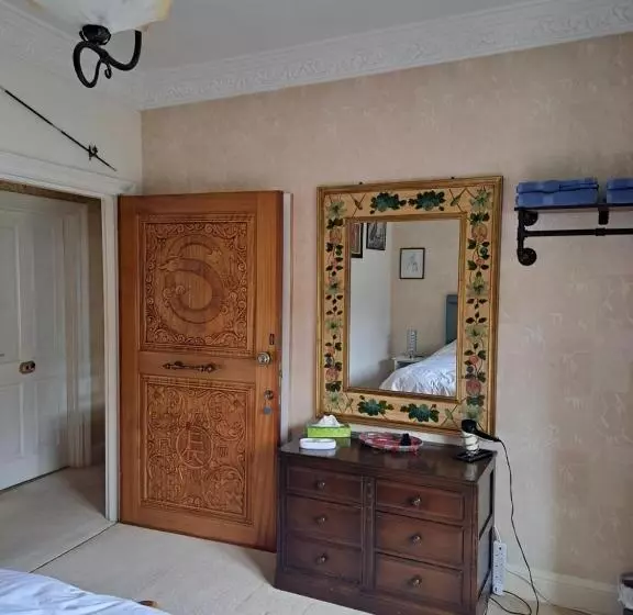 Bed and Breakfast Lloyds Penthouse
