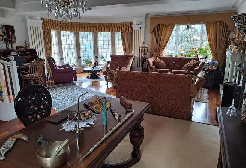 Bed and Breakfast Lloyds Penthouse