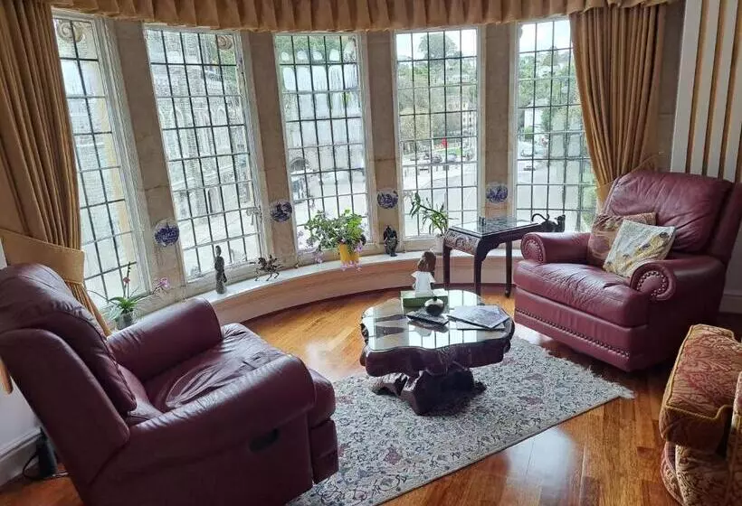 Bed and Breakfast Lloyds Penthouse