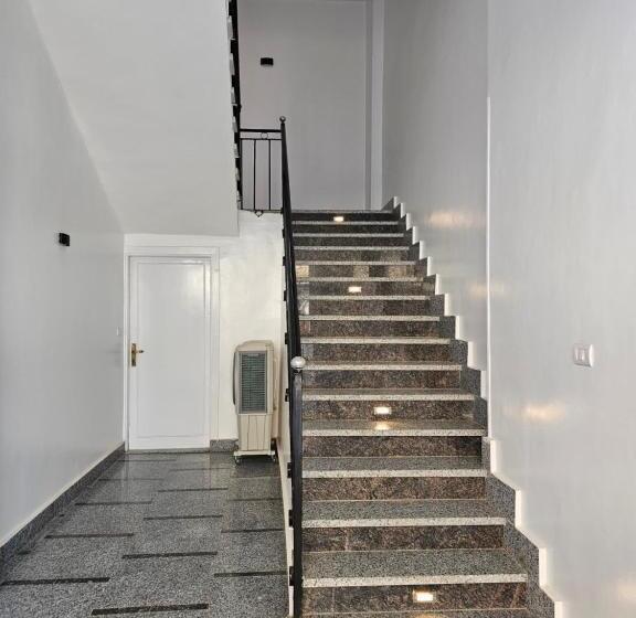 تختخواب و صبحانه Luxor Panorama