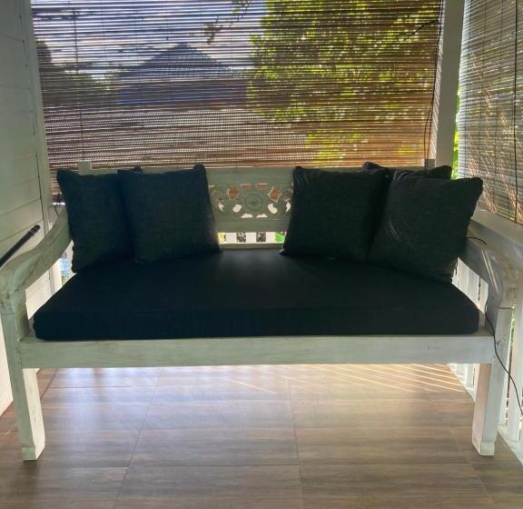 צימר The White House On Bunaken