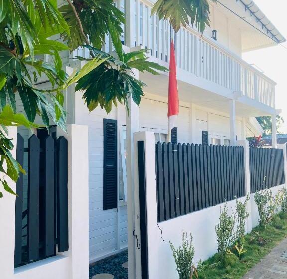 צימר The White House On Bunaken