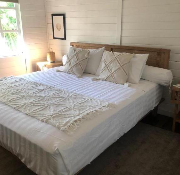 צימר The White House On Bunaken