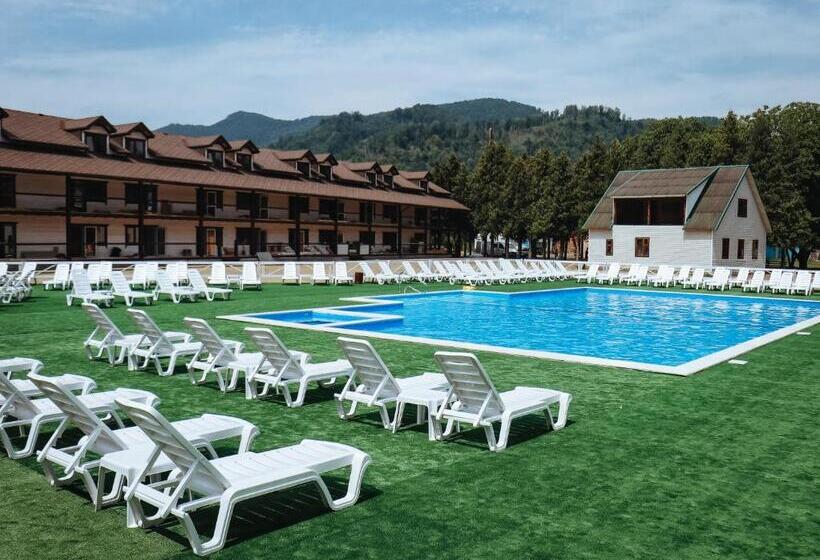 Szálloda парк готель там, де гори..