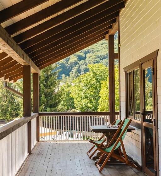 Szálloda парк готель там, де гори..