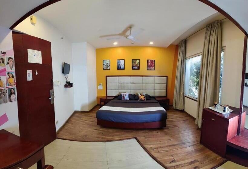 Отель C Suites   Lotus Park