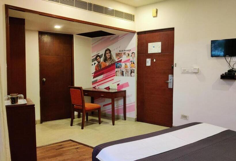 Отель C Suites   Lotus Park