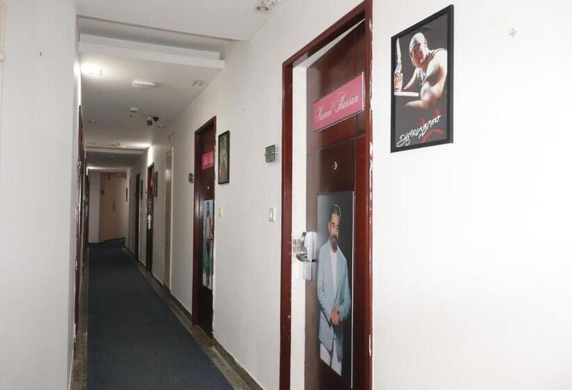 Отель C Suites   Lotus Park