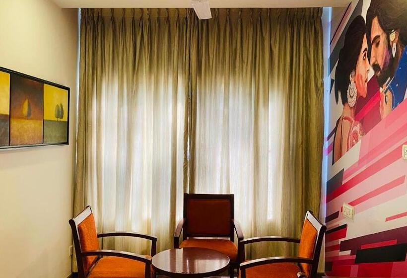 Отель C Suites   Lotus Park