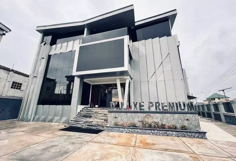 هتل Dluxe Premium