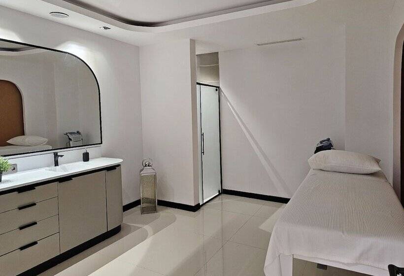 هتل Medworld Cosmos Health & Rehabilitation Center