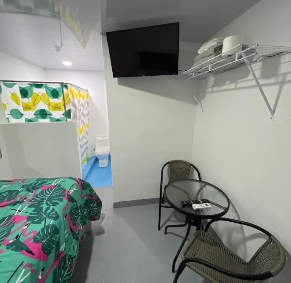 هتل Sunrise Internet Cafe And